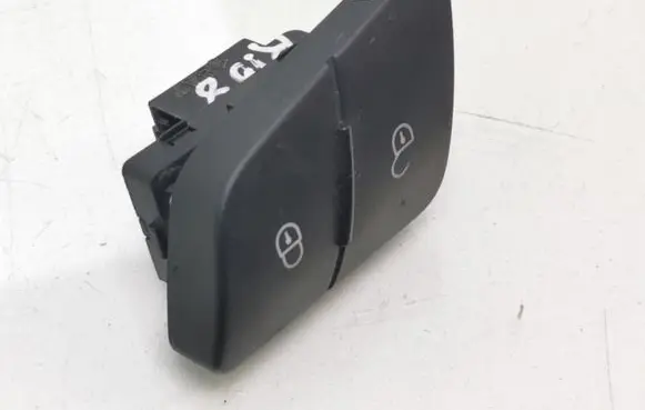 Volkswagen PASSAT B6 Central locking switch button 3C0962125B