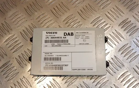 Volvo S80 Aerial antenna amplifier 30644931AA 32106