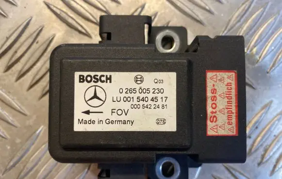 Mercedes-Benz E W210 ESP acceleration yaw rate sensor 0005422481 0265005230 0015404517