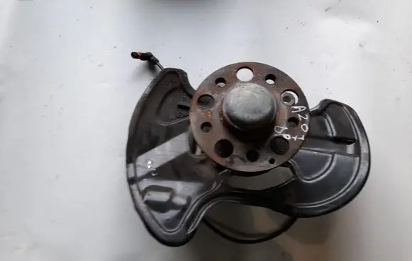 Mercedes-Benz E A207 Front wheel hub 20402