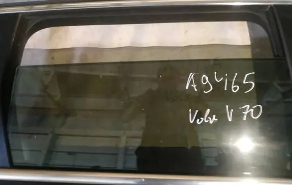 Volvo V70 Rear door window glass