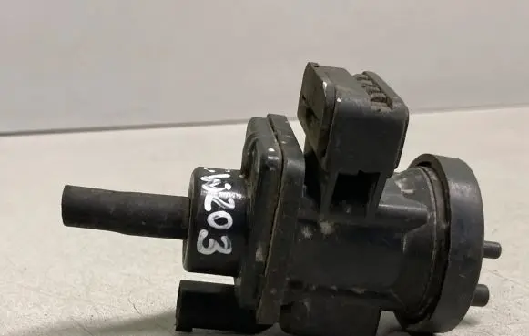Mercedes-Benz C W203 Turbo solenoid valve A0005450427