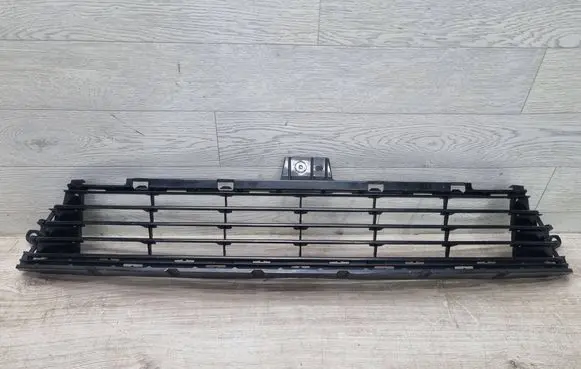 Toyota Auris E180 Front bumper lower grill 5311202670 5311202680