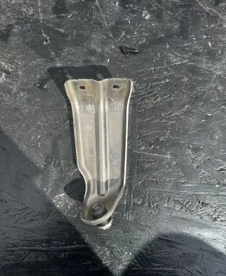 BMW X4M F98 Muffler mount bracket/holder 8092164