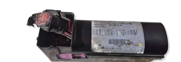 Volkswagen Touran I Fuse box set 1T1970050 681697E 0421202759