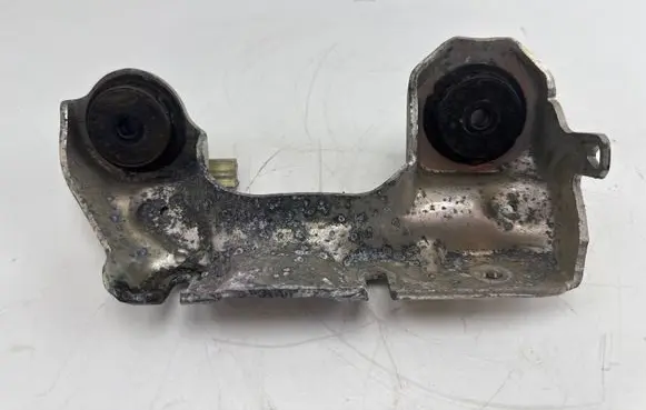 Toyota Yaris Cross Hybrid/electric vehicle battery bracket