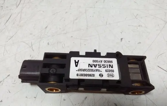 Nissan Primera Airbag deployment crash/impact sensor 98830AY000 0285003019