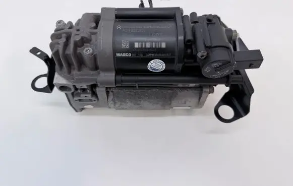 Mercedes-Benz CLS C218 X218 Air suspension compressor/pump A2123200104