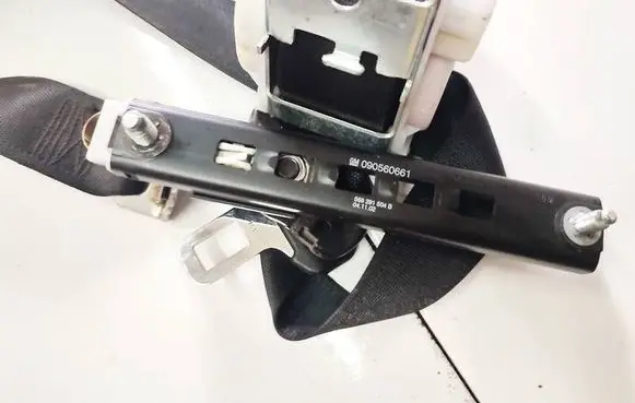 Opel Zafira A Seat belt adjustment rail 090560661 566291504b