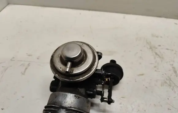 Audi A4 S4 B6 8E 8H EGR valve 038131501AA 238320085