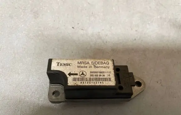 Mercedes-Benz E W210 Airbag deployment crash/impact sensor 0008209926