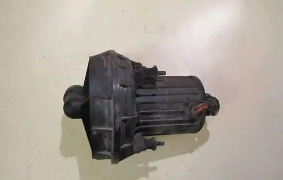 Audi A3 S3 8L Secondary air pump 06A131333C 72293407