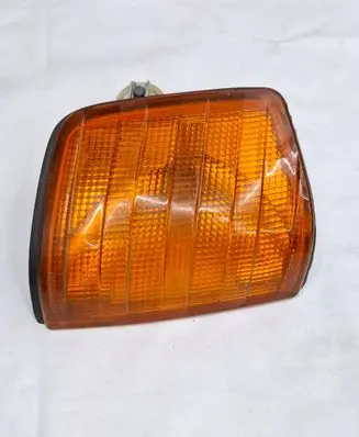 Mercedes-Benz 190 W201 Front indicator light 1305232035 P251 444081