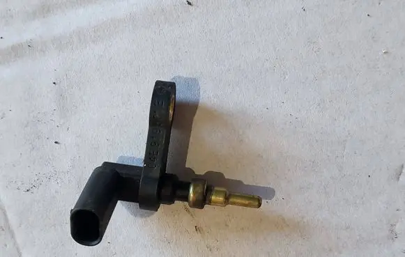 Skoda Octavia Mk4 Coolant temperature sensor 04E919501E