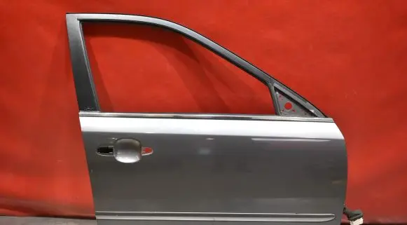 KIA Magentis Front door