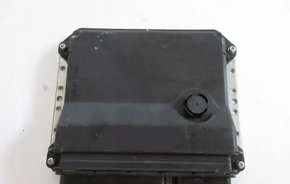 Toyota Auris 150 Engine control unit/module 8966102W61