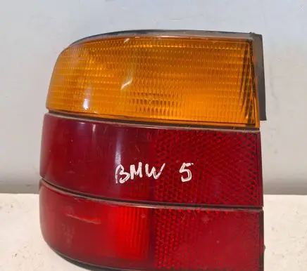 BMW 5 E34 Rear/tail lights 63215R6 1384009L