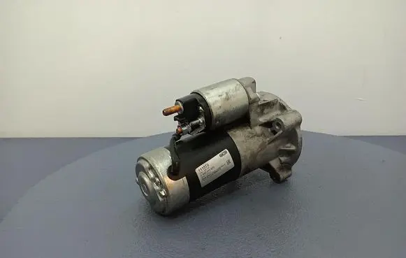 Peugeot 307 CC Starter motor 111070