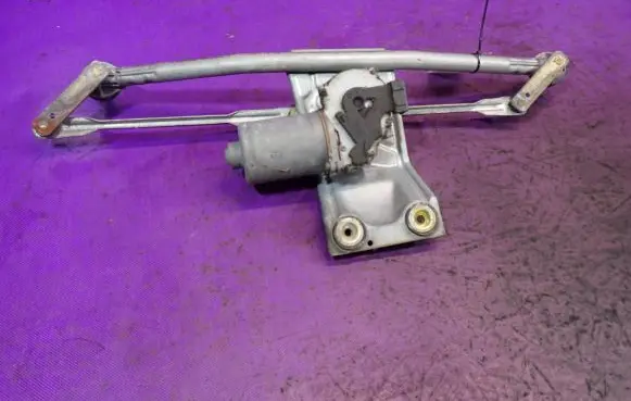 Ford Fiesta Front wiper linkage and motor 96FB17B571DA