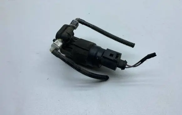 Audi A4 S4 B8 8K Windscreen/windshield washer pump 8K9955647