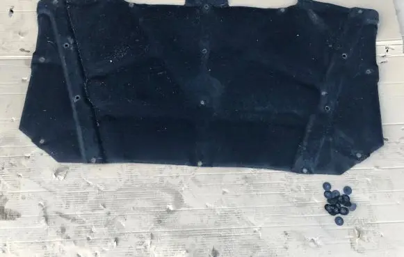 Mitsubishi Carisma Engine bonnet/hood sound/heat insulation 