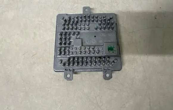 BMW 3 G20 G21 LED ballast control module 7933359