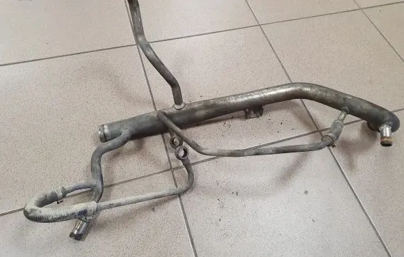 Volvo V70 Engine coolant pipe/hose