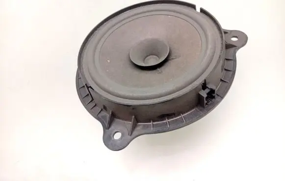Nissan Note (E12) Rear door speaker 