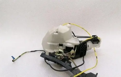 Mercedes-Benz S W220 Front door lock A2207307235