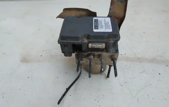 Toyota Avensis T250 ABS Pump 44510 04111224
