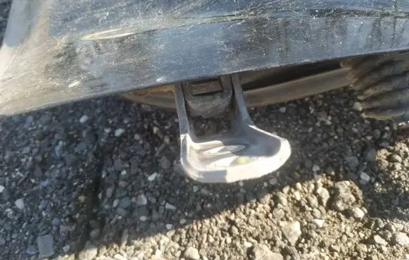 Citroen C-Crosser Front door upper hinge