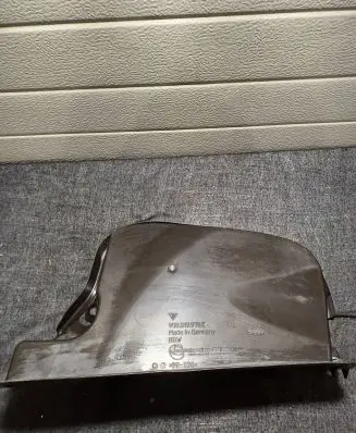 Porsche Macan (95B) Air filter box cover 95B819979c