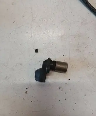 Volvo XC90 Crankshaft position sensor 30713485