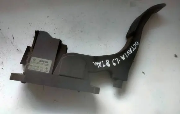 Skoda Octavia Mk1 (1U) Accelerator throttle pedal 1J1721503K 0281002342 283105185
