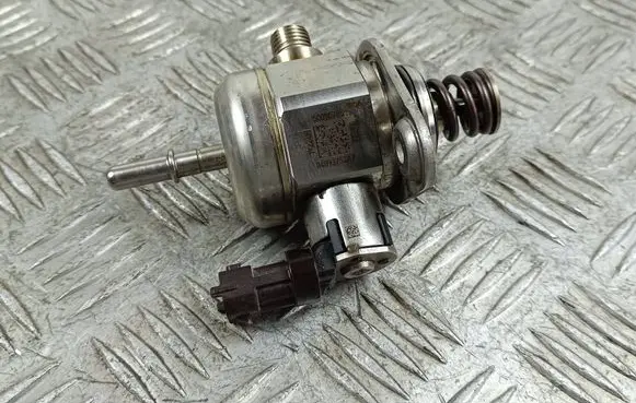 Alfa Romeo Stelvio Mechanical fuel pump 50050785 04893752AA