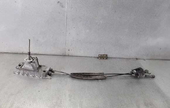 Skoda Yeti (5L) Gear shifter/selector 1K0711049CH