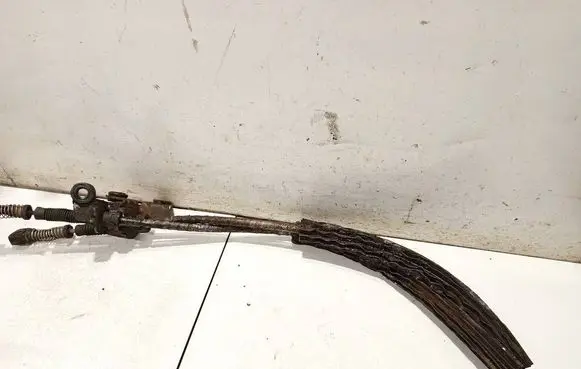 Volkswagen Golf V Gear shift cable linkage 1k0711265