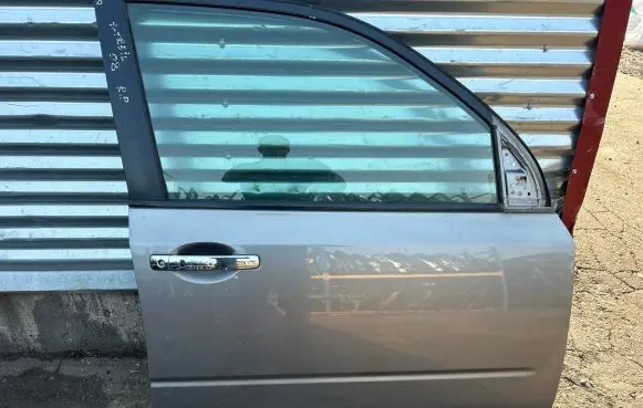Nissan X-Trail T31 Front door 172742