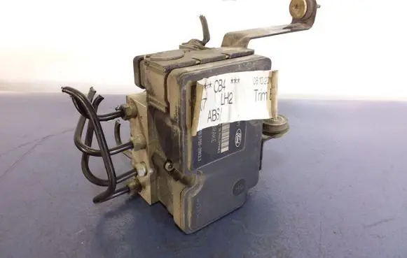 Ford Focus ABS Pump 8M512M110AA