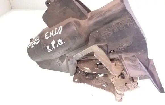 Mercedes-Benz E W210 Rear door lock 2027300535