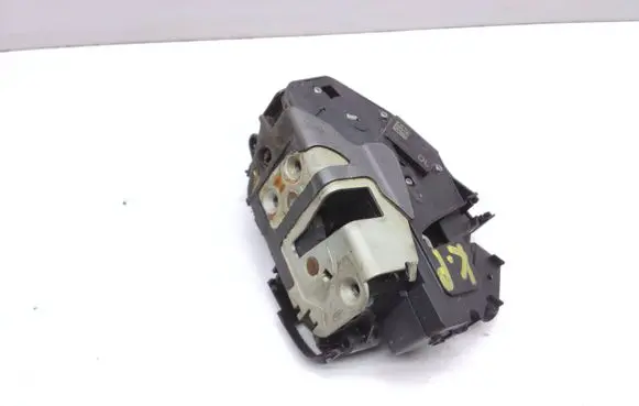 Volvo V60 Front door lock 31301738