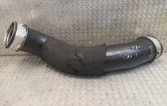 Mercedes-Benz E W211 Intercooler hose/pipe 2115280182 A2115280182