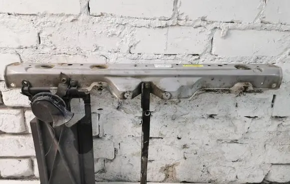Toyota Yaris Top upper radiator support slam panel