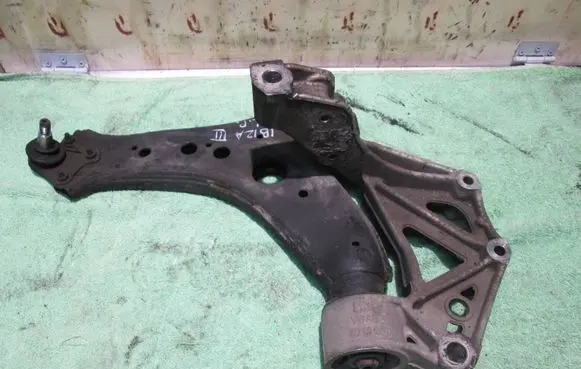 Volkswagen Polo IV 9N3 Front lower control arm/wishbone 6Q0199293D