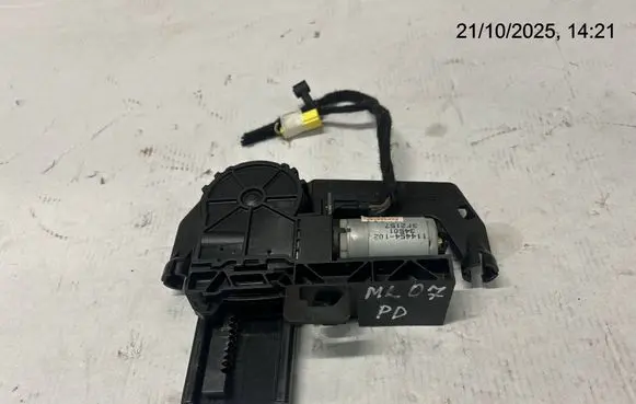 Mercedes-Benz ML W164 Seat adjustment motor 0009700026