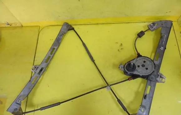 Peugeot 206 Front door manual window regulator 