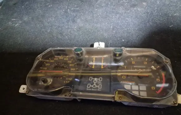 Mitsubishi Pajero Sport I Speedometer (instrument cluster) MB832126