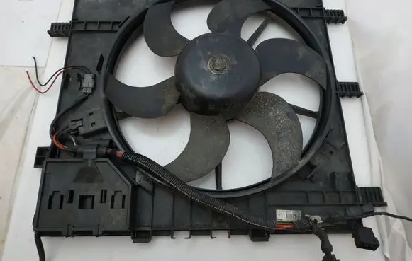 Mercedes-Benz Vito Viano W638 Fan impeller 6385002093