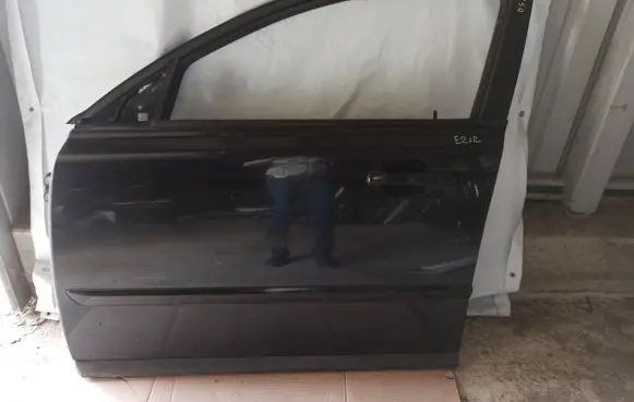 Volvo V50 Front door
