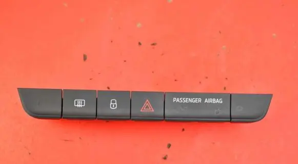 Skoda Fabia Mk3 (NJ) Hazard light switch 6V0927132A